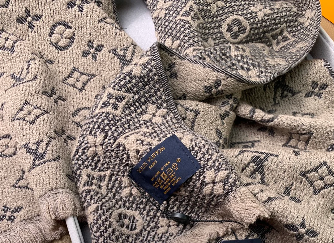 Шарфы Louis Vuitton 18525766