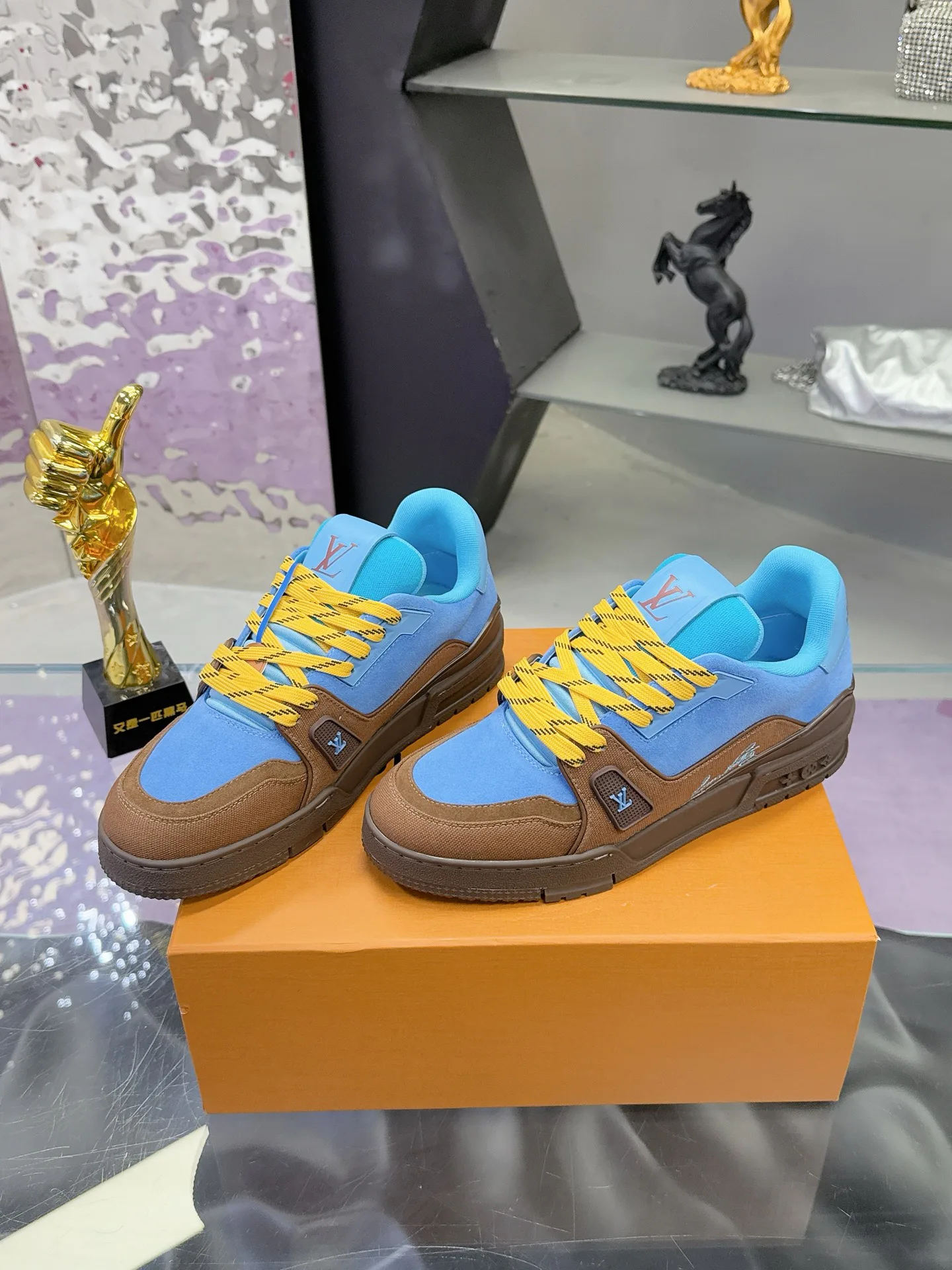 Кроссовки Женские Louis Vuitton 11674107