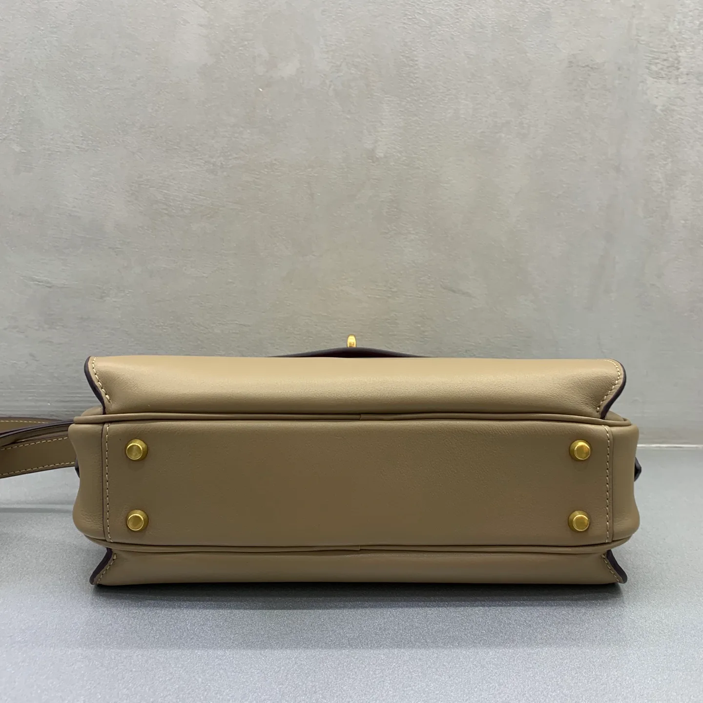 Классические Сумки Женские Balenciaga 16862749