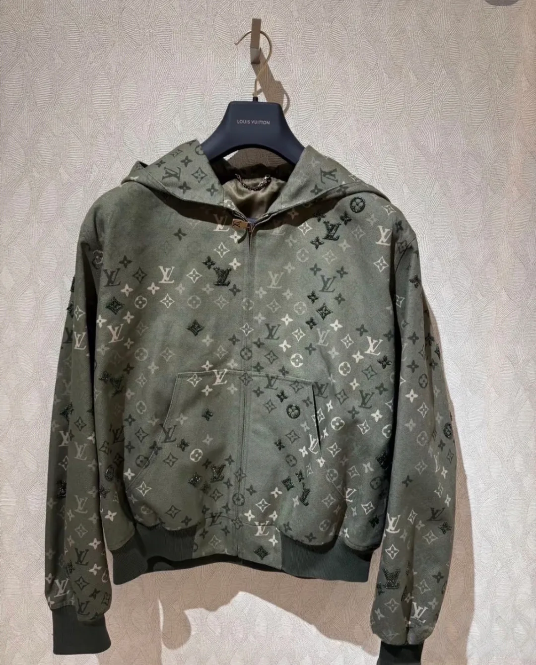 Куртки И Пуховики Мужские Louis Vuitton 1270669