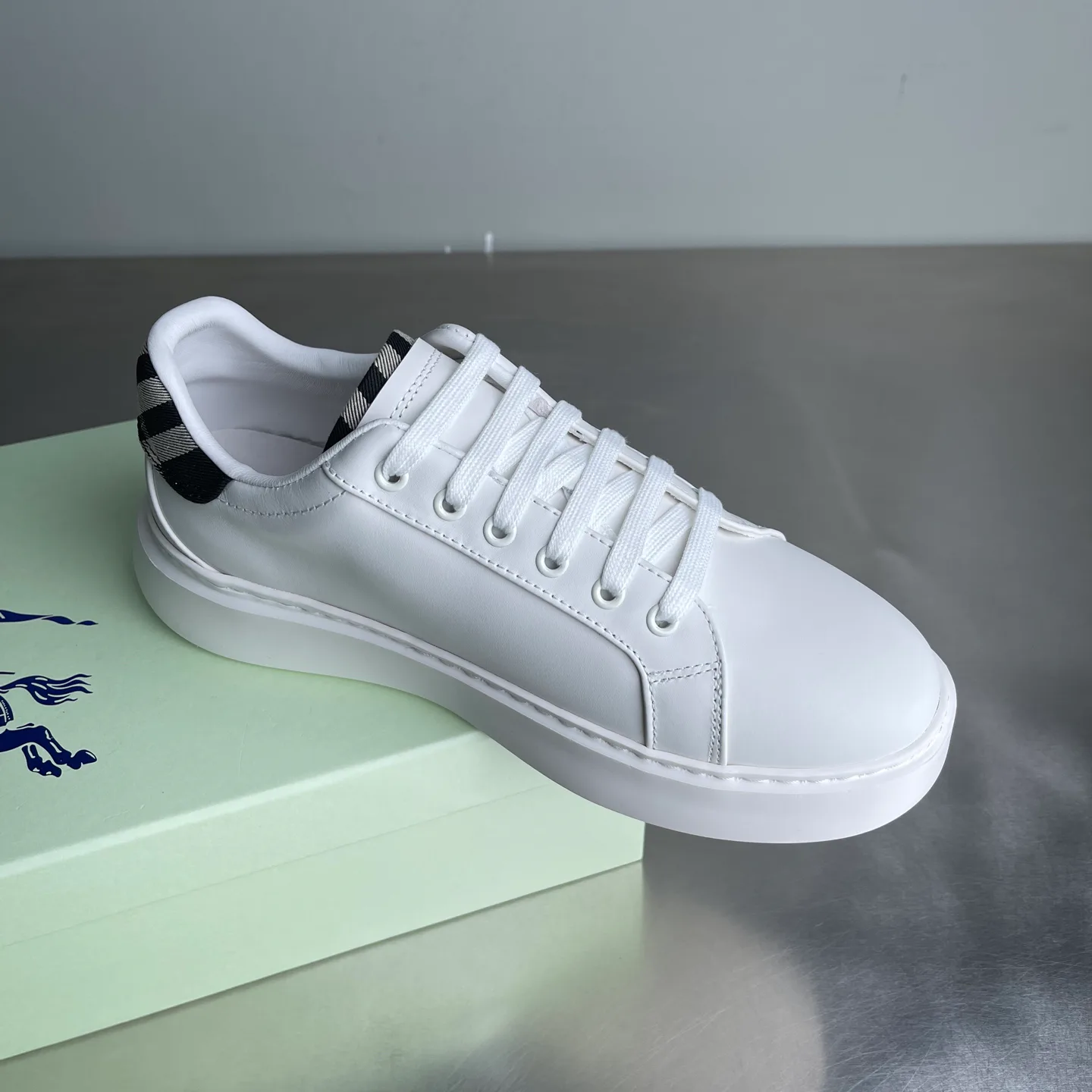 Кроссовки Мужские Burberry 11460318