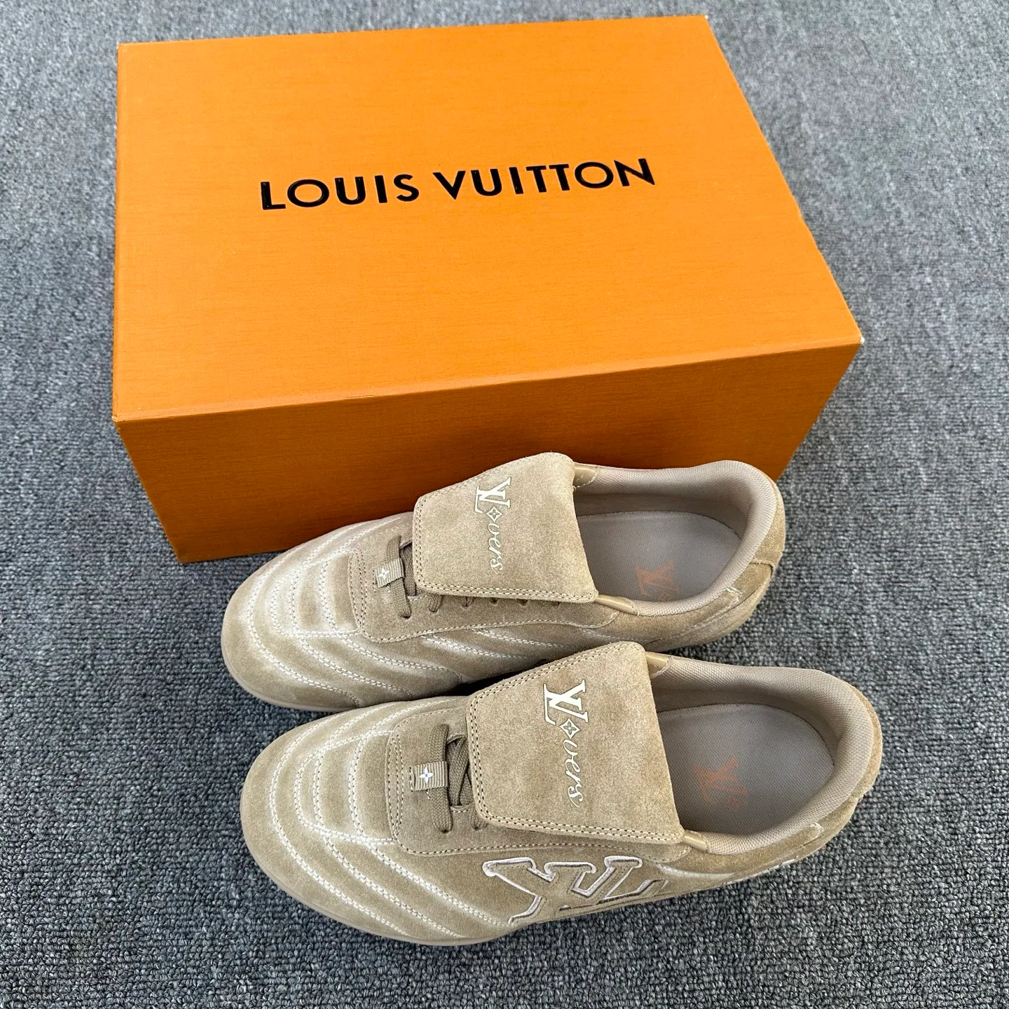 Кроссовки Женские Louis Vuitton 1638437