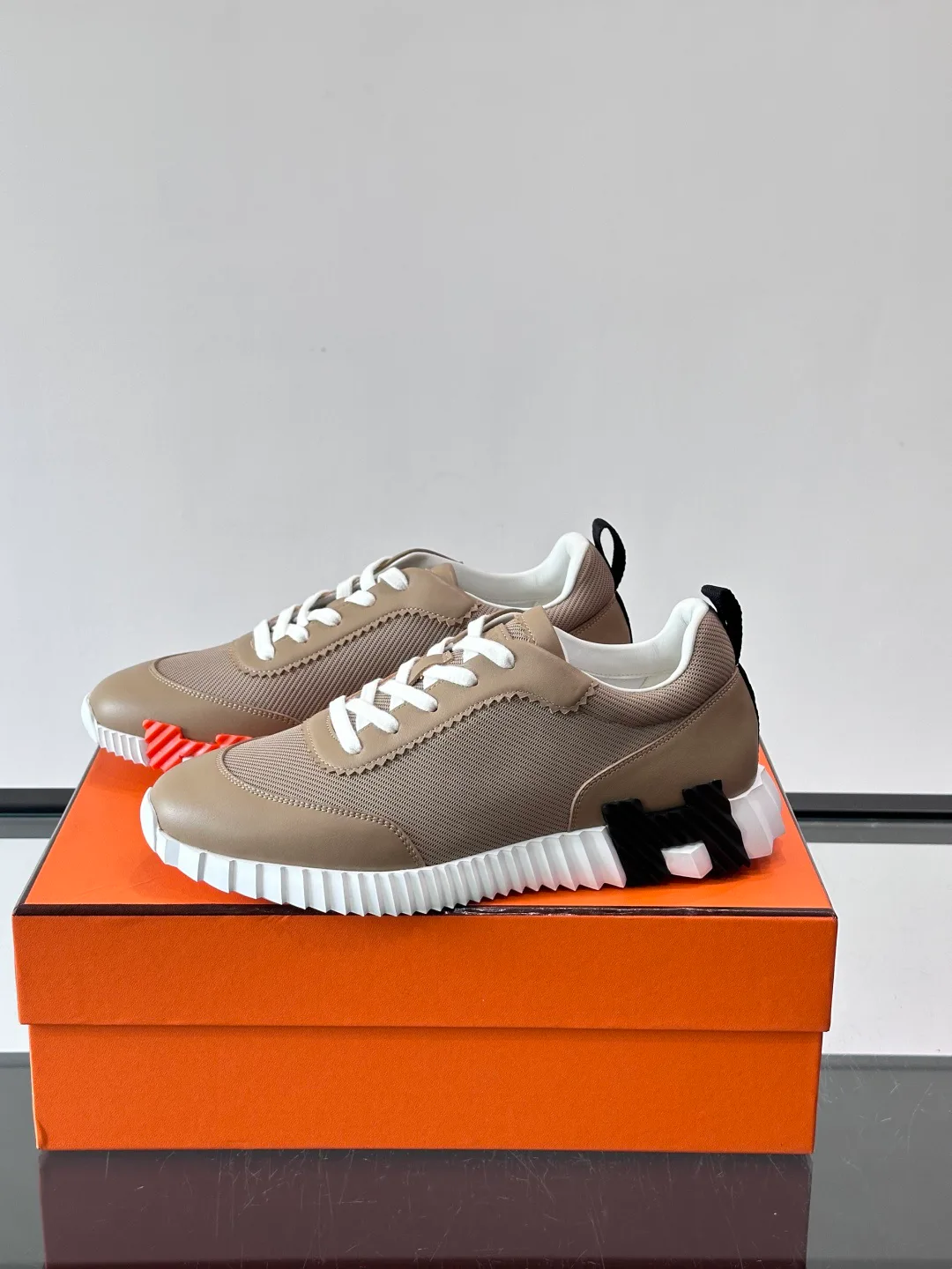 Кроссовки Женские Hermes 13170275