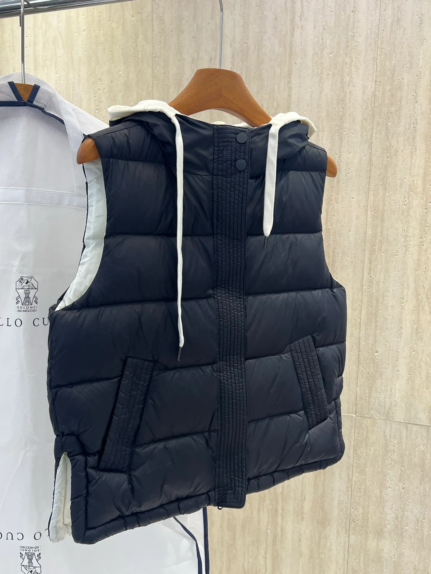 Жилеты Женские Brunello Cucinelli 18417987