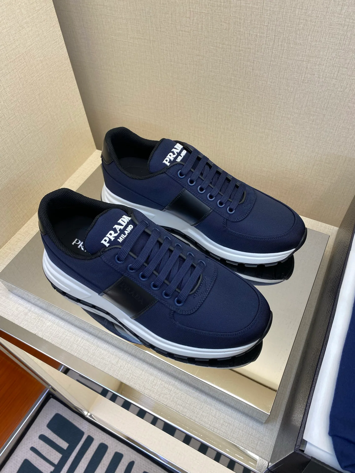 Кроссовки Мужские Prada 18039825