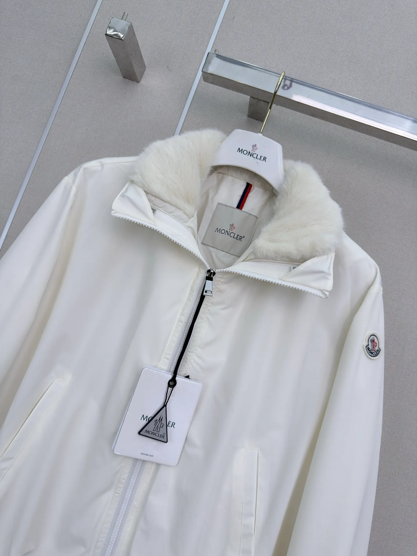 Куртки И Пуховики Женские Moncler 18711127