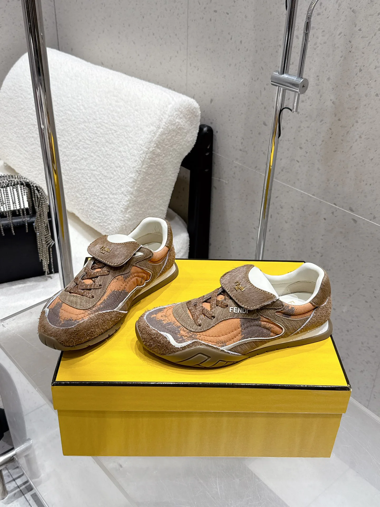 Кроссовки Женские Fendi 13078811