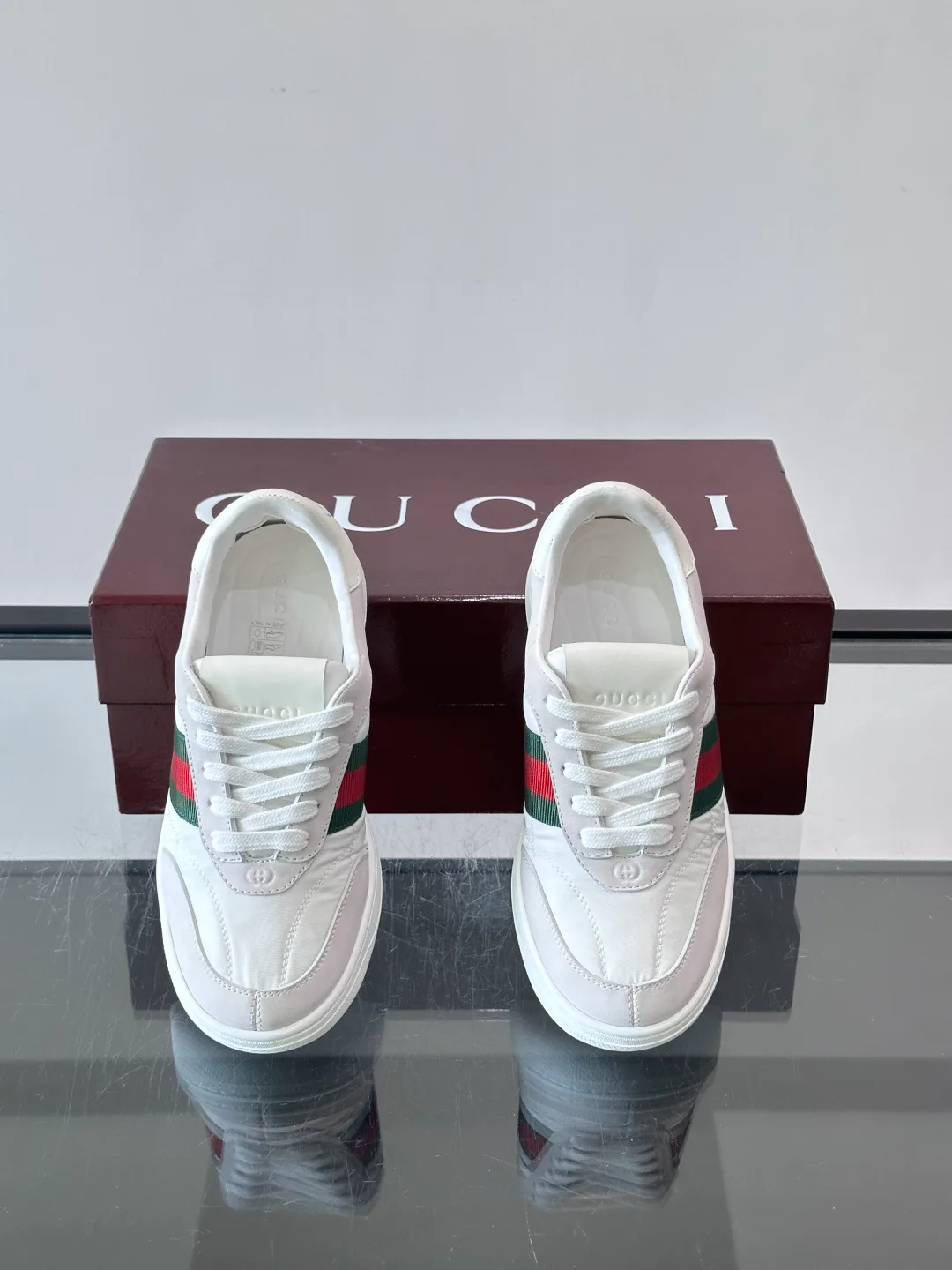 Кроссовки Женские Gucci 18118513