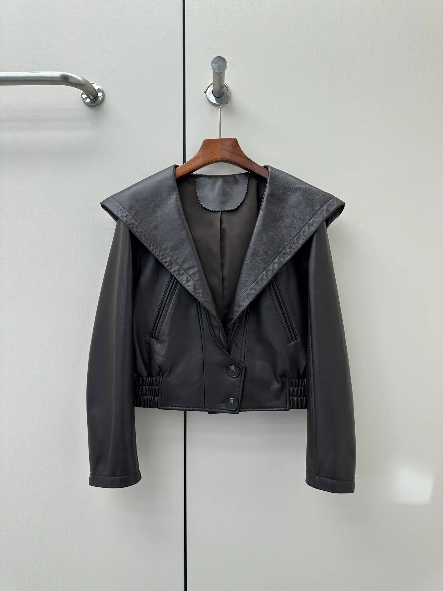 Кожаные Куртки И Дублёнки Женские Saint Laurent 18172807