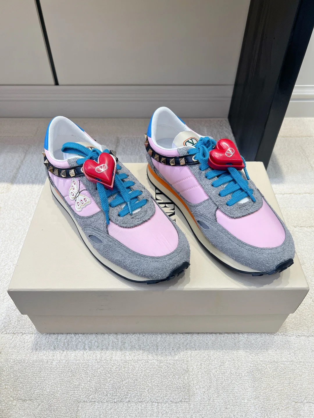 Кроссовки Женские Valentino 18436565