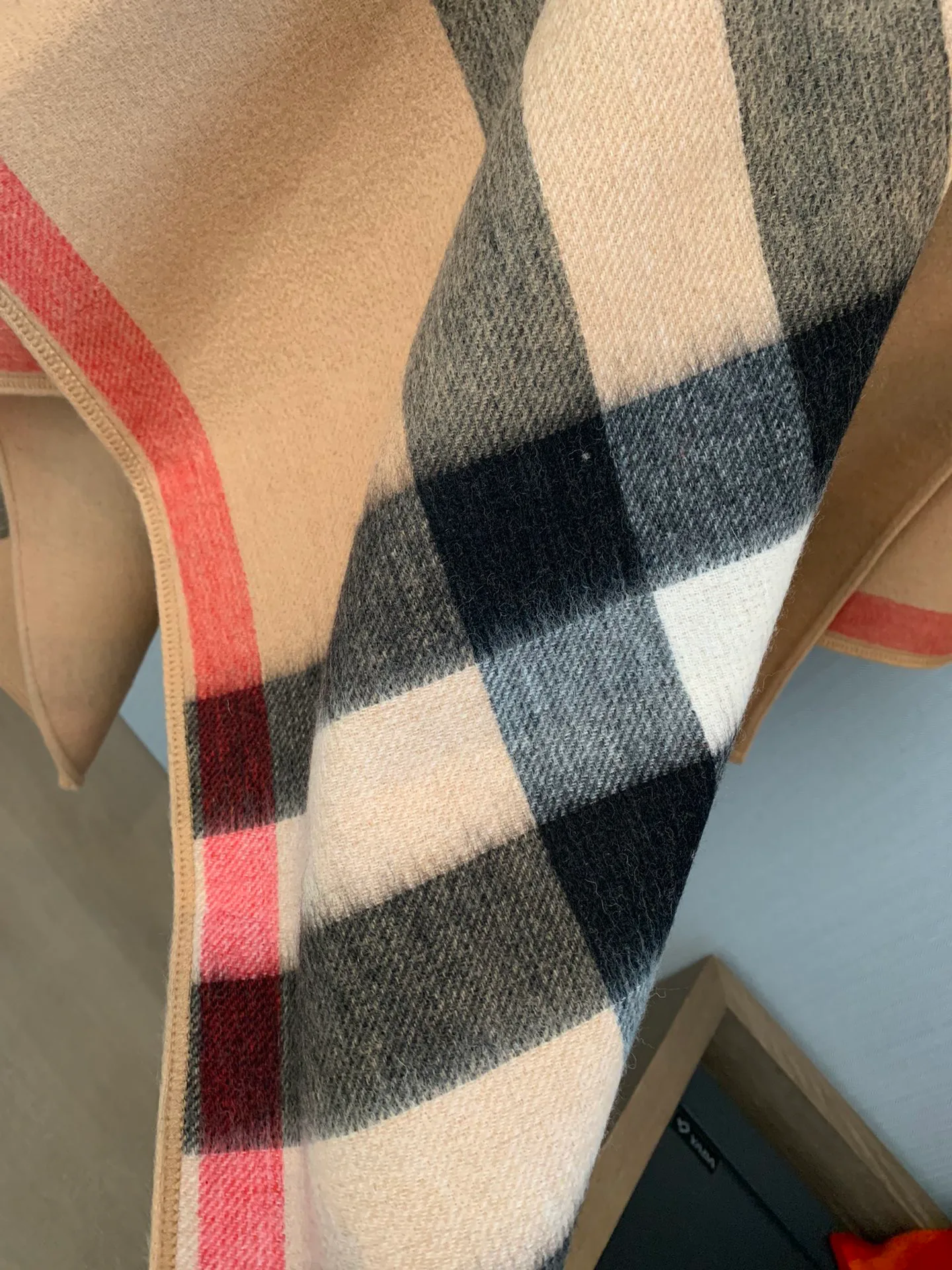 Пальто Женские Burberry 18105585