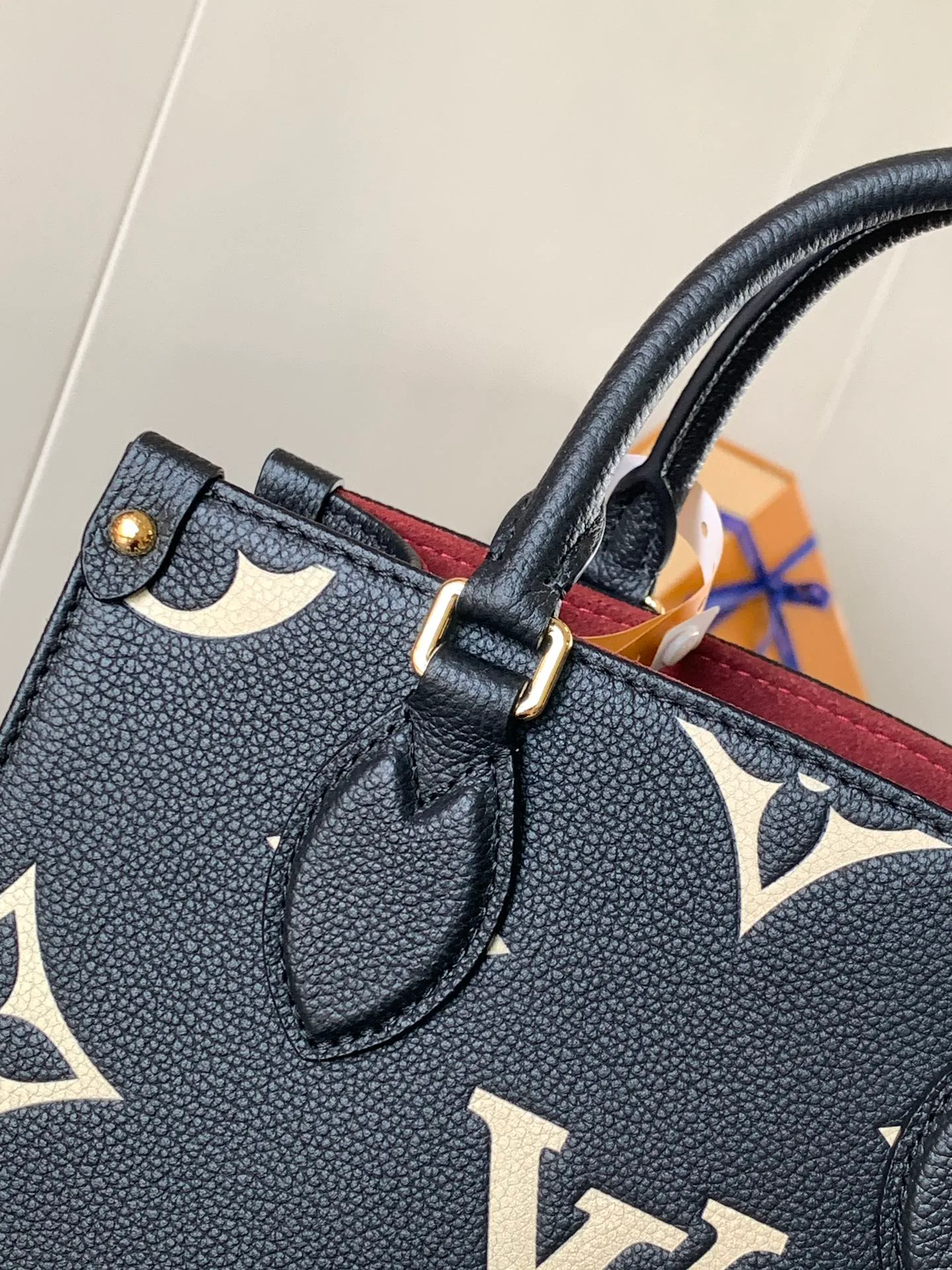 Классические Сумки Женские Louis Vuitton 18148124