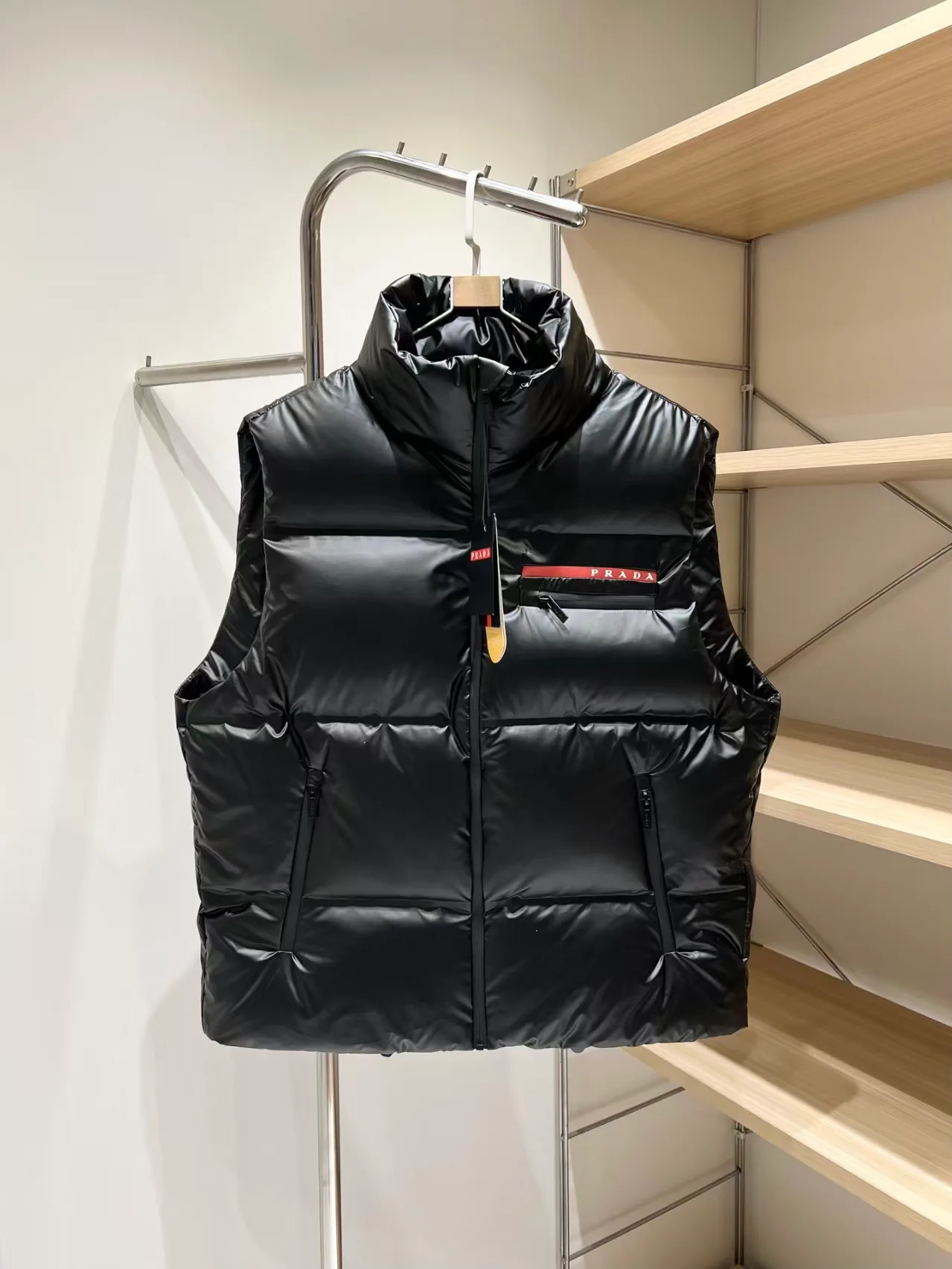 Жилеты Женские Prada 18131401