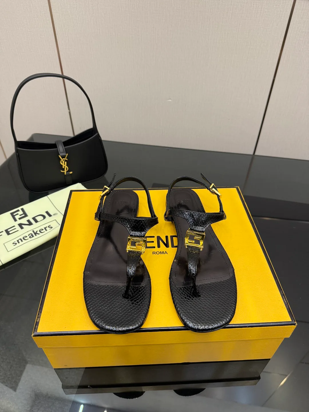 Сандалии Женские Fendi 5052109