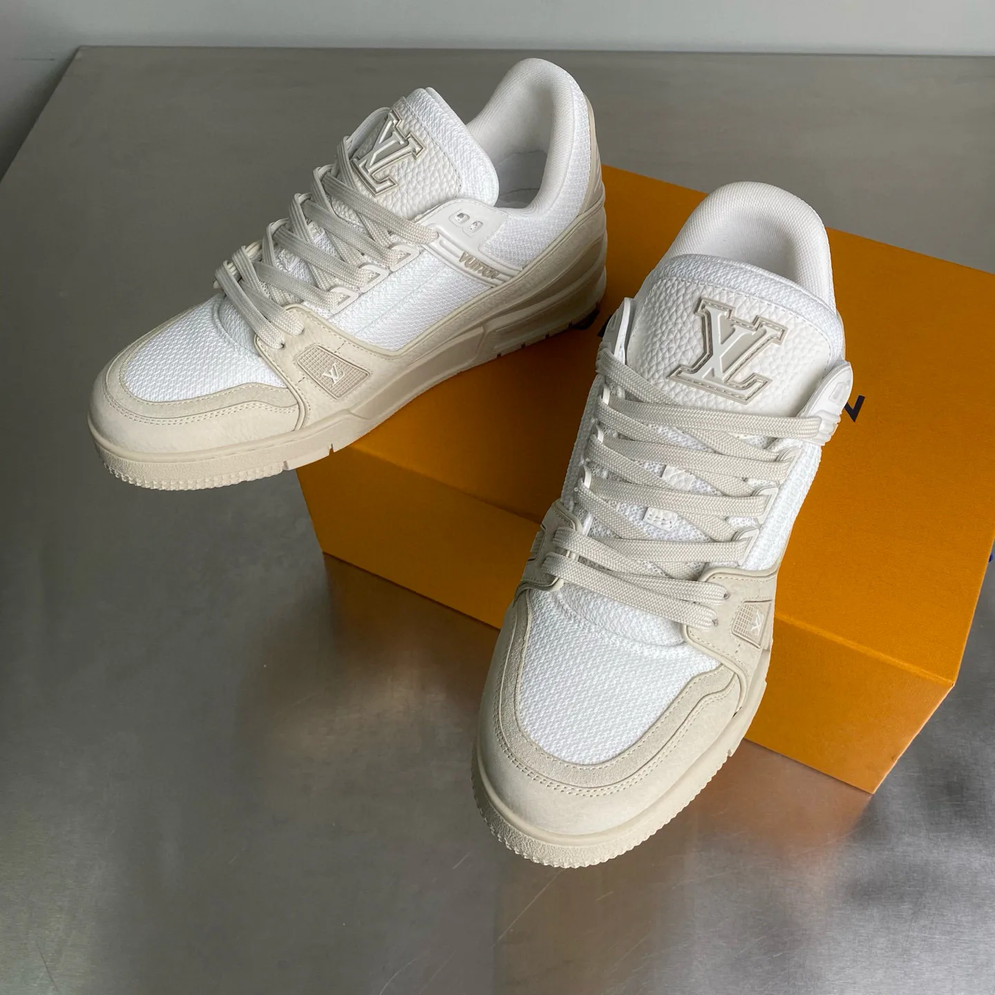Кроссовки Женские Louis Vuitton 13130442