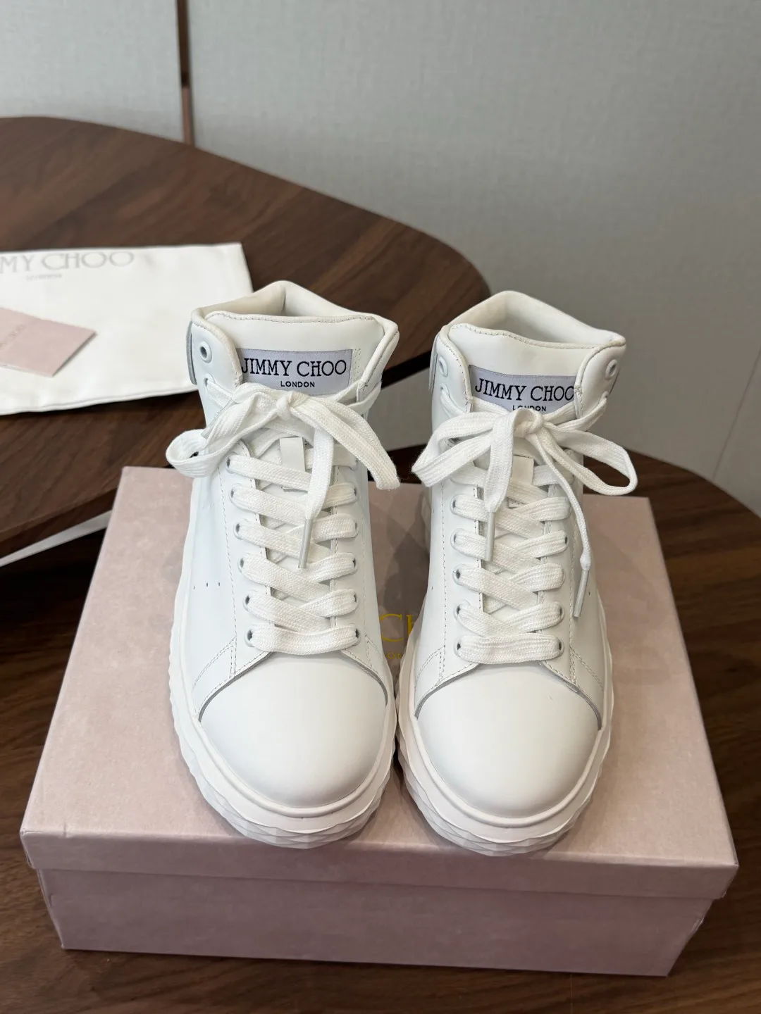 Кроссовки Женские Jimmy Choo 18182829