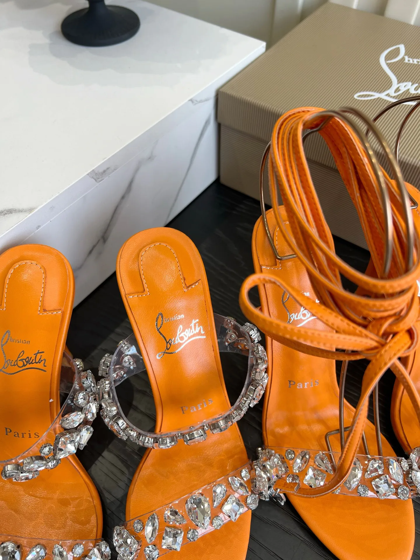Босоножки Женские Christian Louboutin 18614262