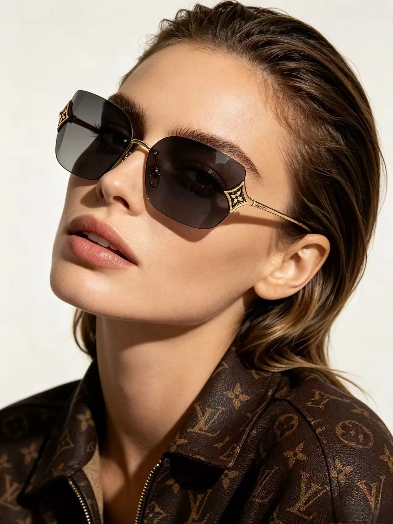 Очки Louis Vuitton 18669962