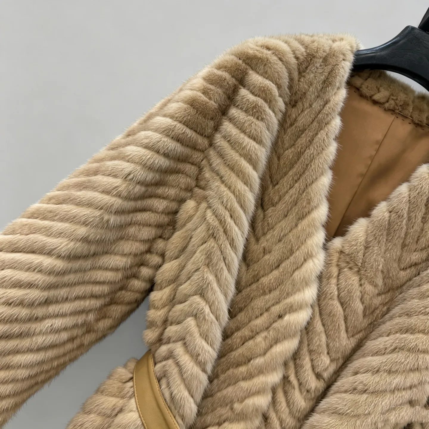 Шубы Женские Fendi 18417105