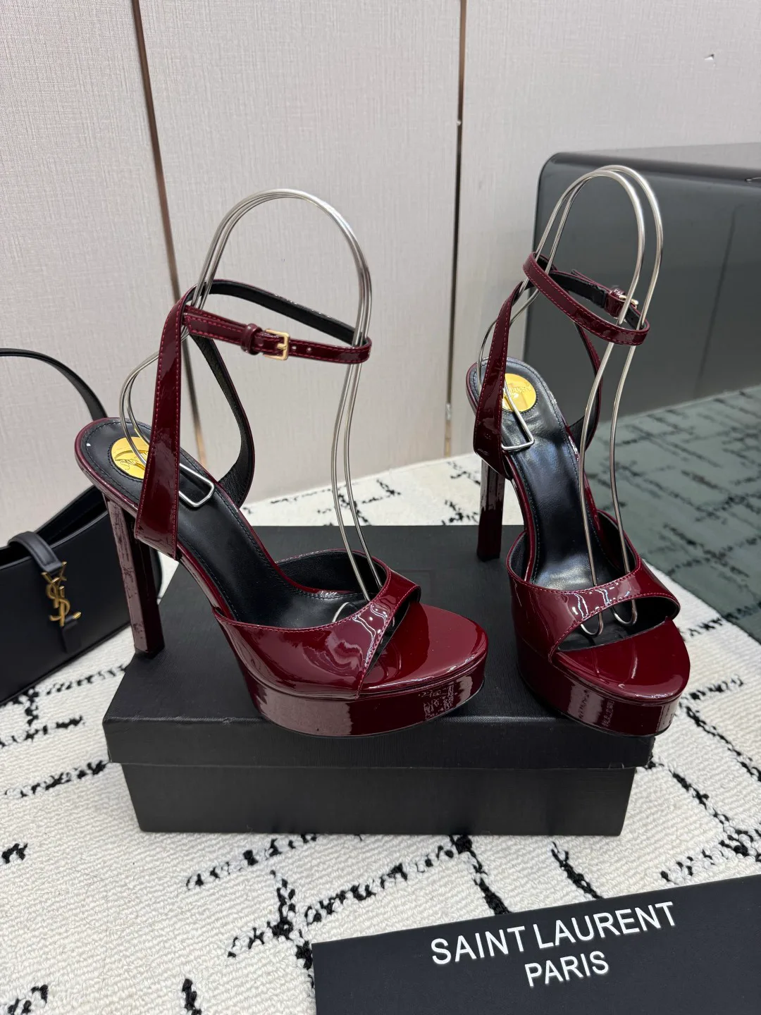Босоножки Женские Saint Laurent 18049023