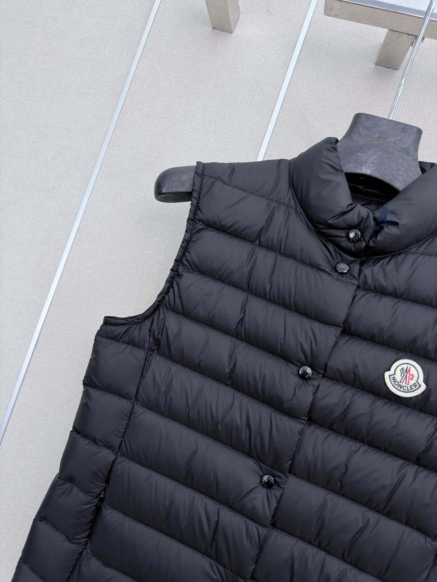 Жилеты Женские Moncler 18108524
