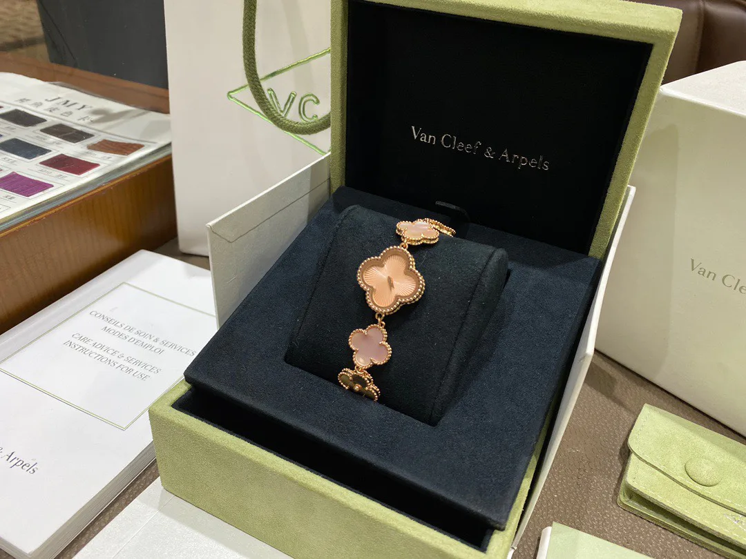Бижутерия Van Cleef & Arpels 1043