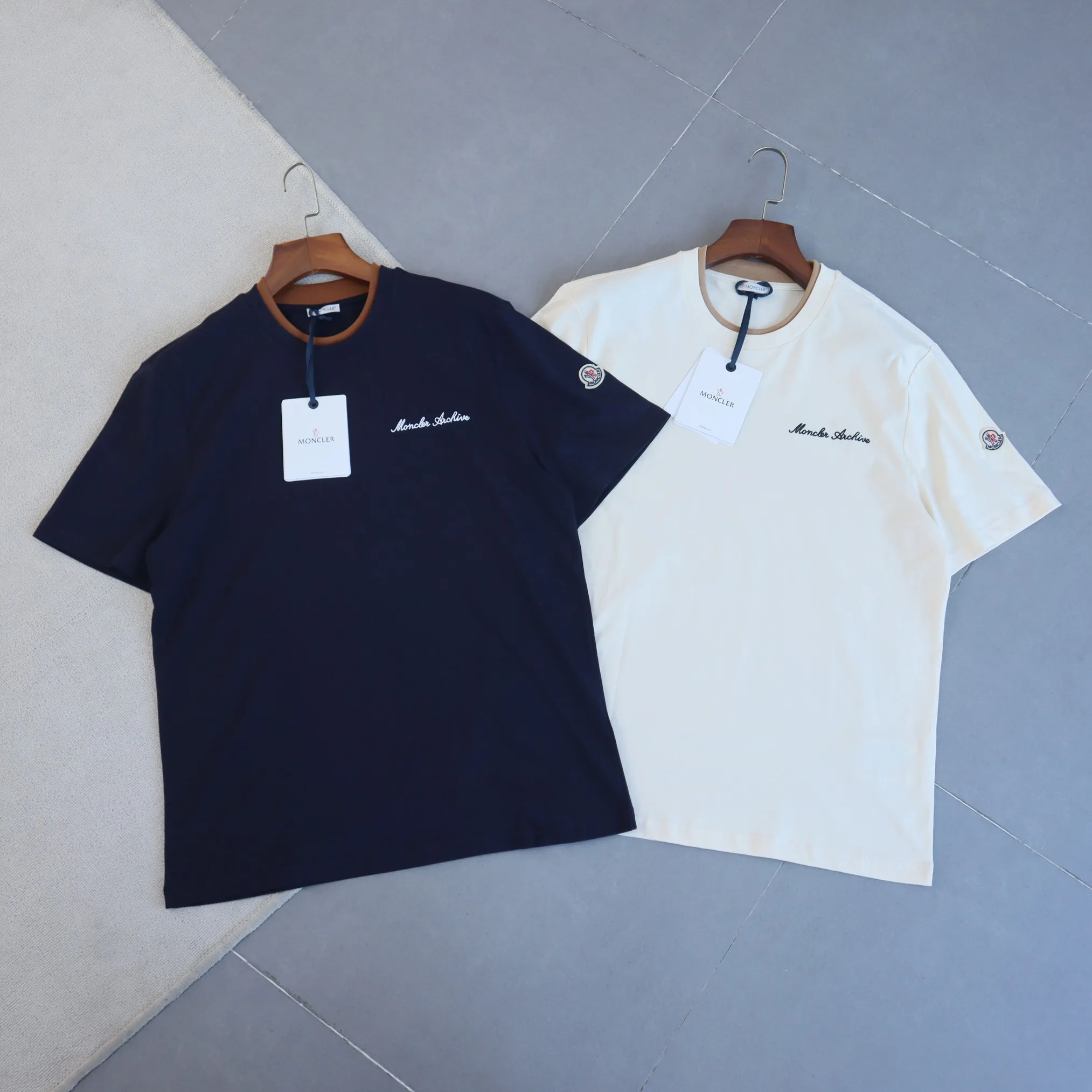 Футболки Женские Moncler 11682869