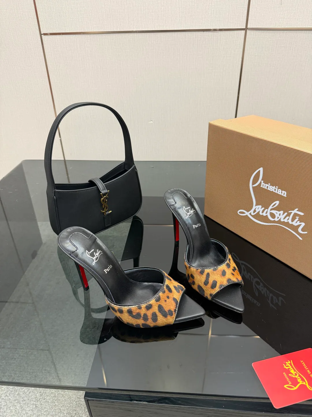 Босоножки Женские Christian Louboutin 374994