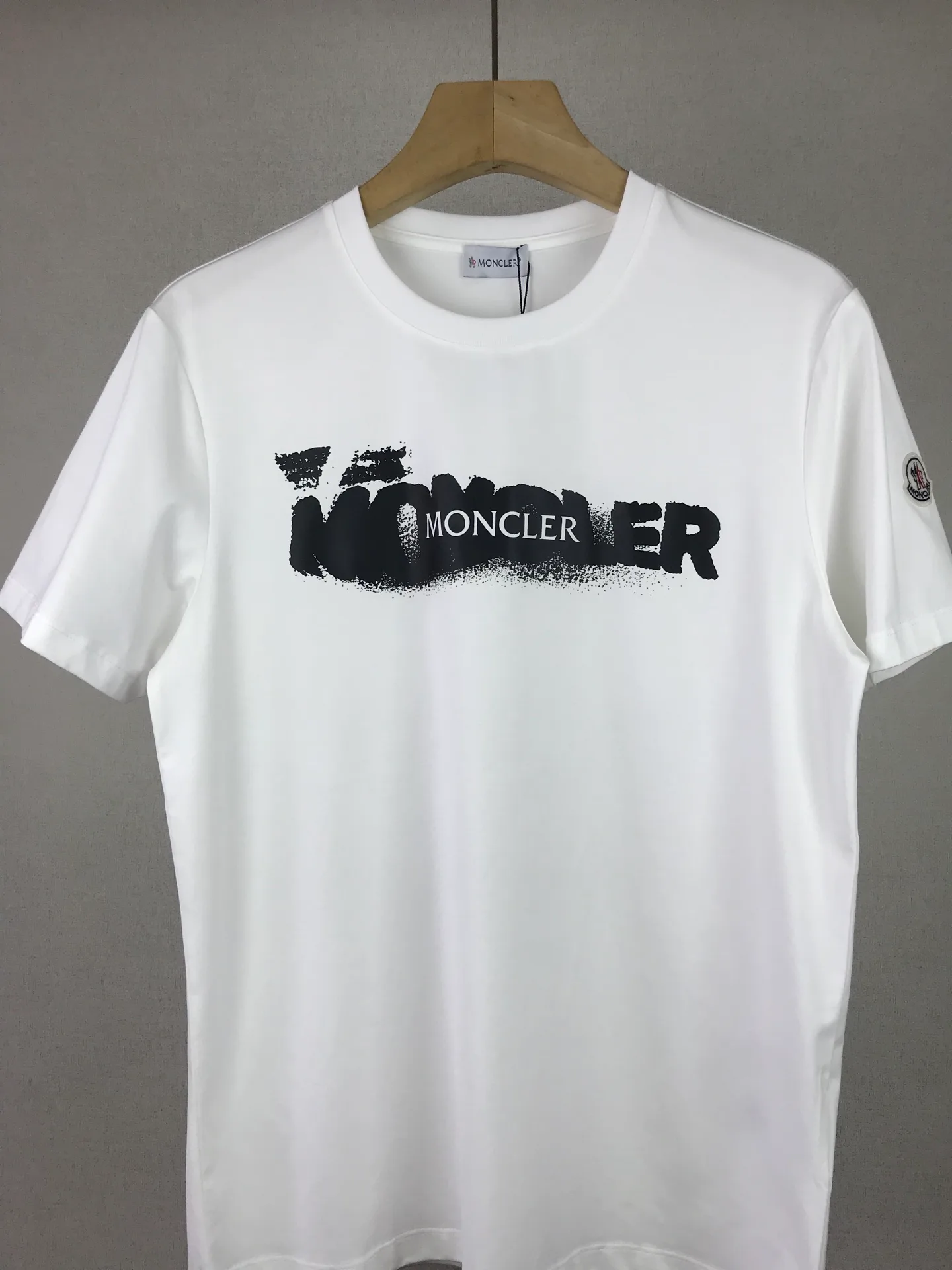 Футболки Мужские Moncler 11437001