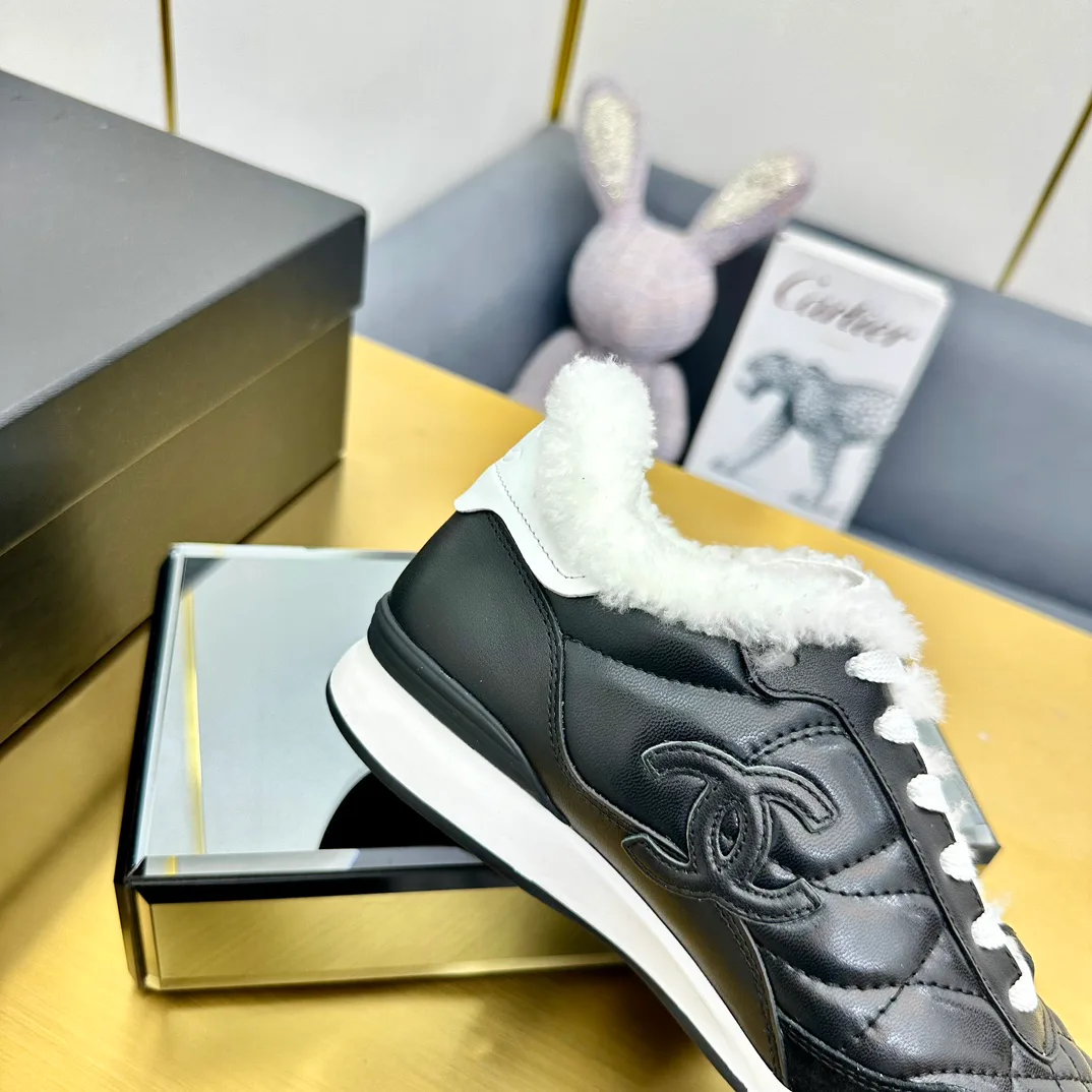 Кроссовки Женские Chanel 17949091