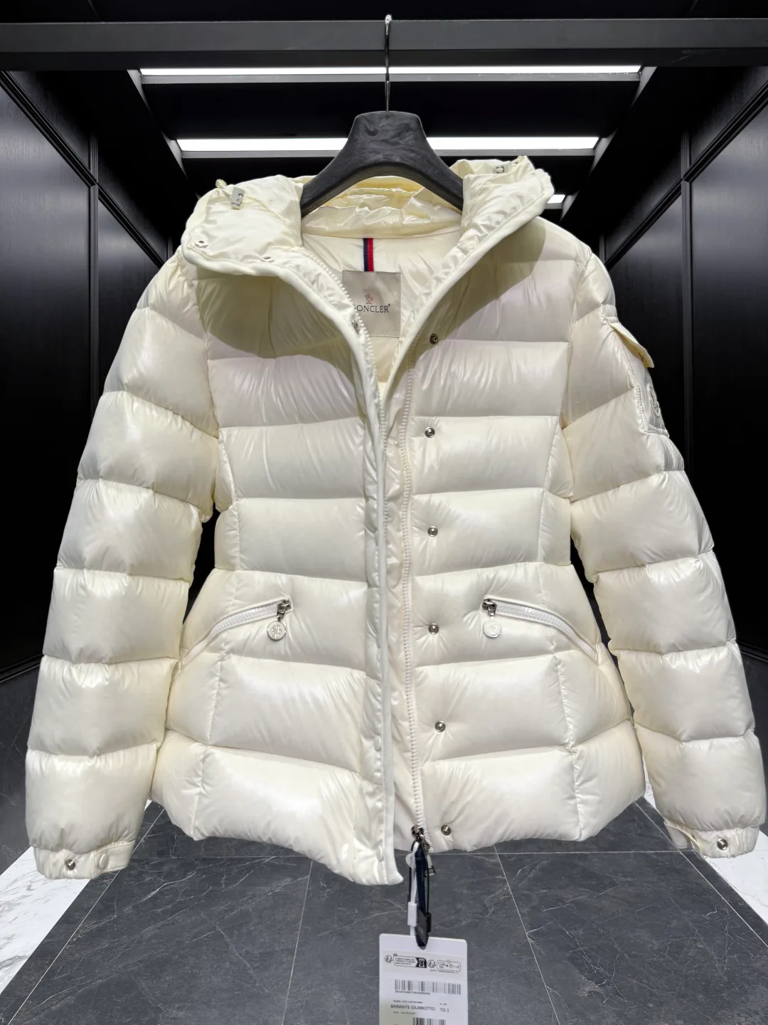 Куртки И Пуховики Женские Moncler 18741312