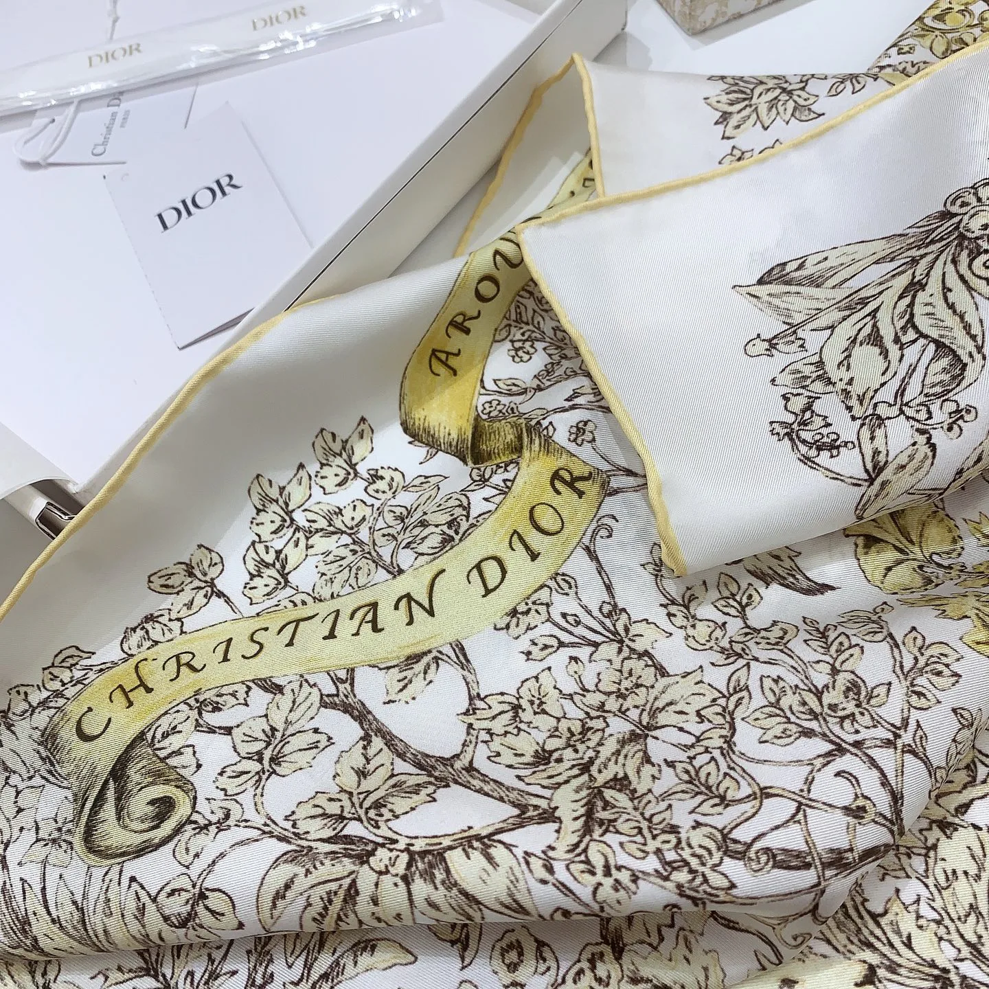Платки Christian Dior 17987094