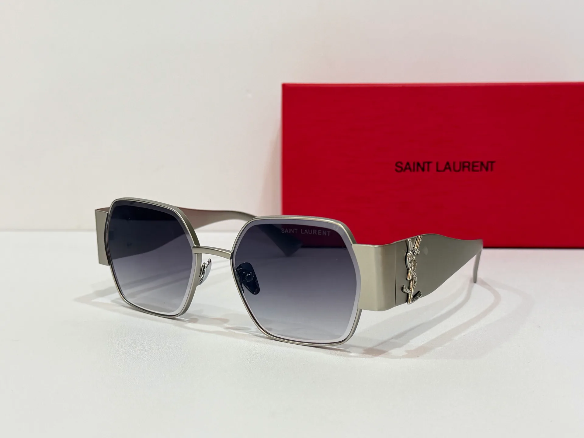 Очки Saint Laurent 13441540