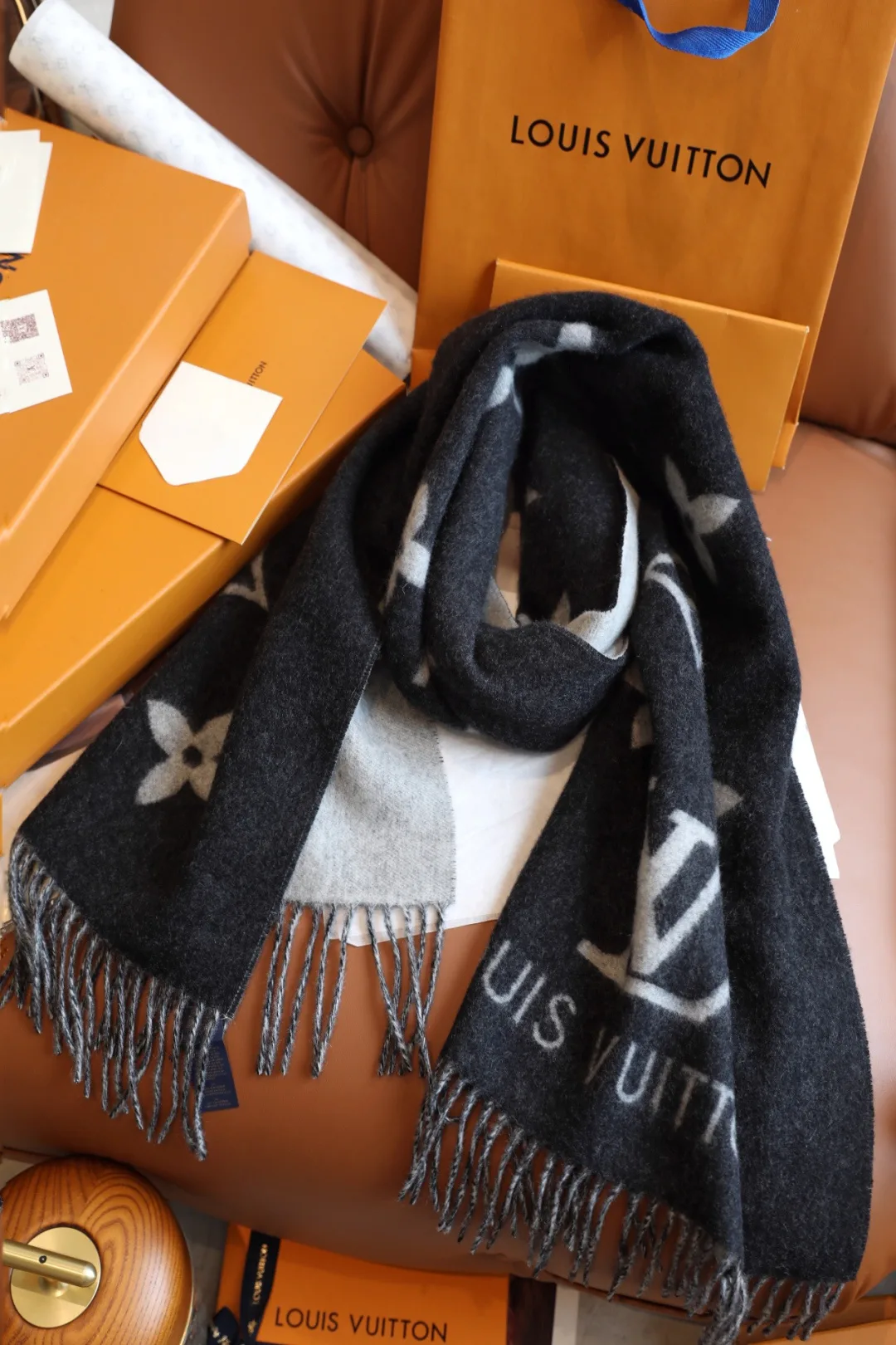 Шарфы Louis Vuitton 401800