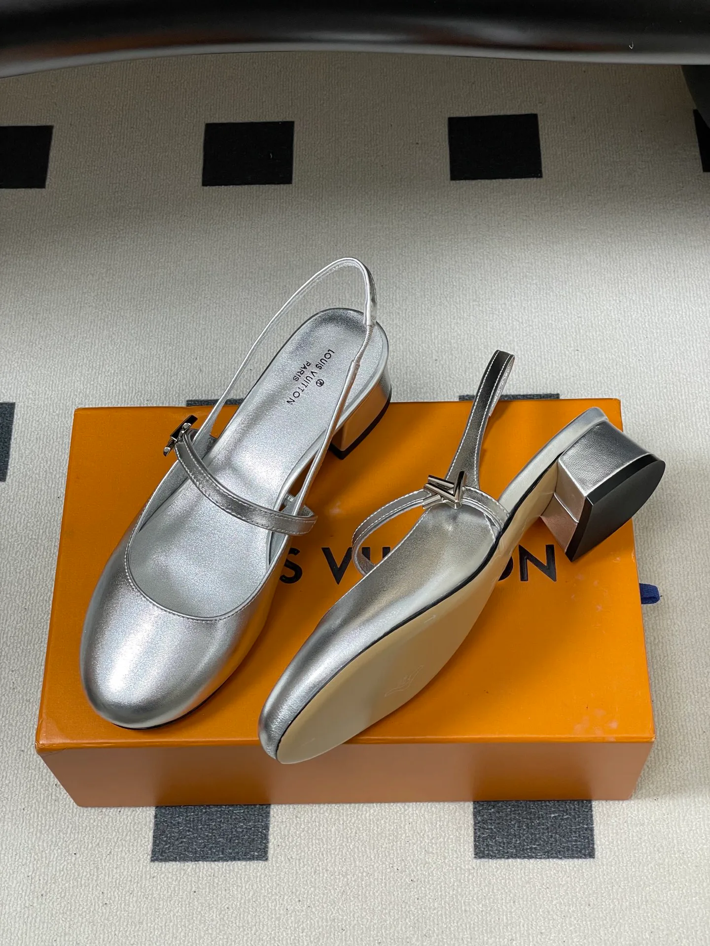 Босоножки Женские Louis Vuitton 11628715