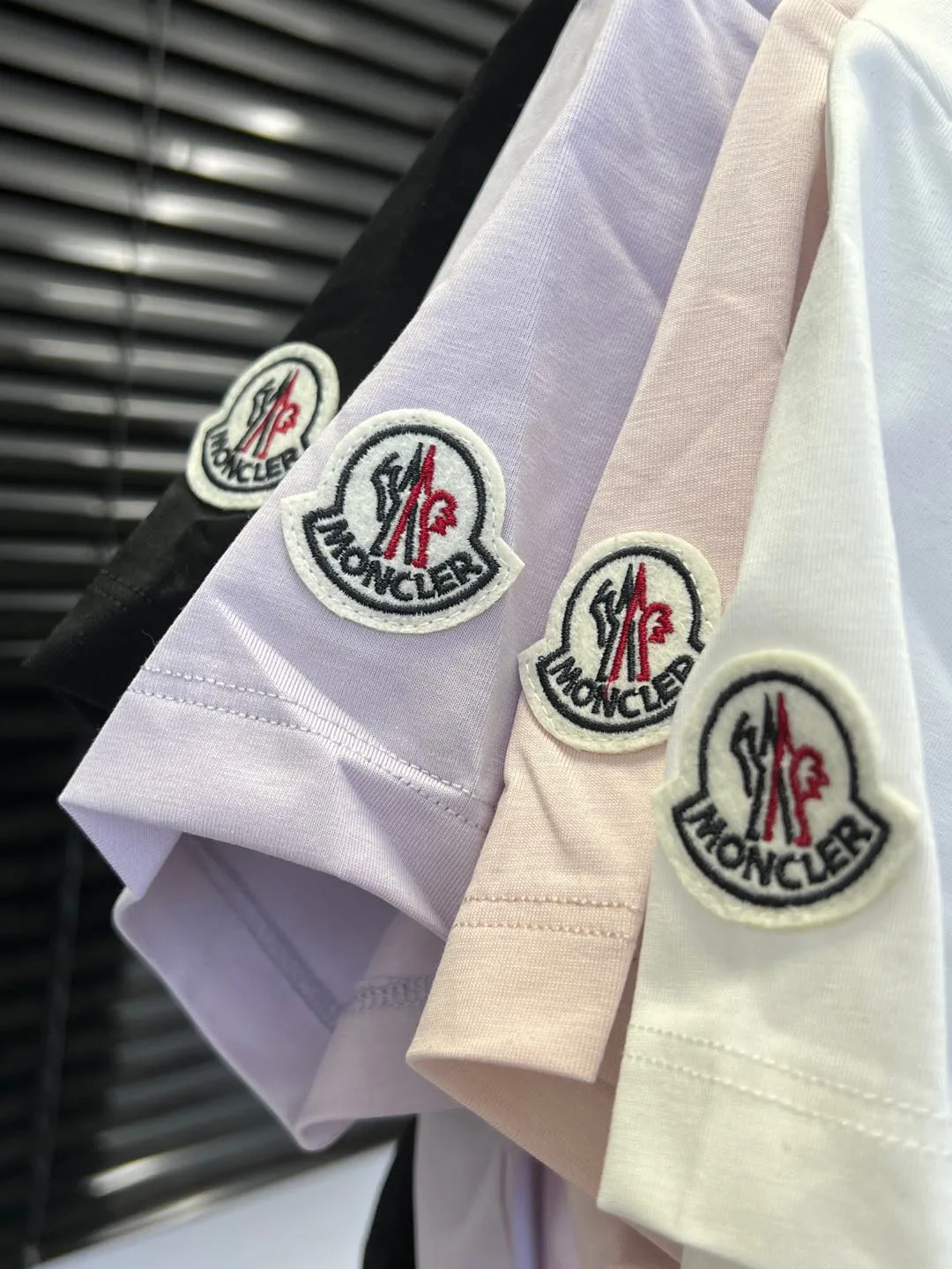 Футболки Женские Moncler 10274437