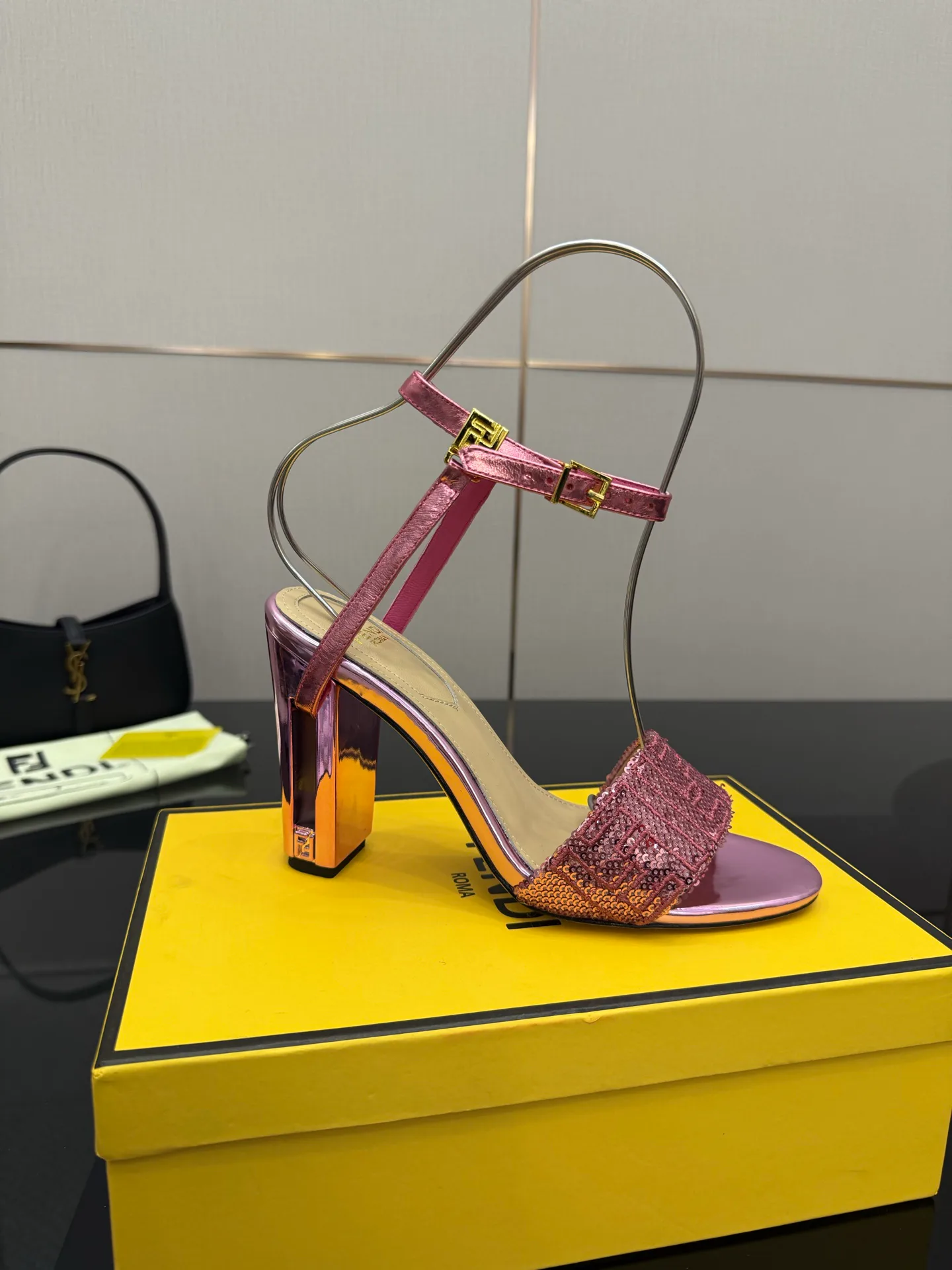 Босоножки Женские Fendi 47004