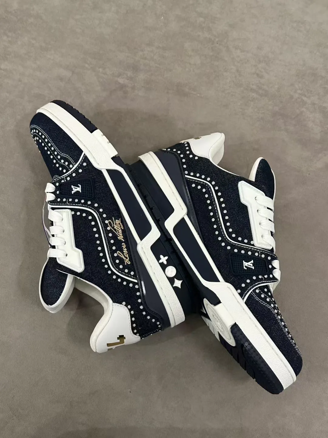 Кроссовки Женские Louis Vuitton 1257951