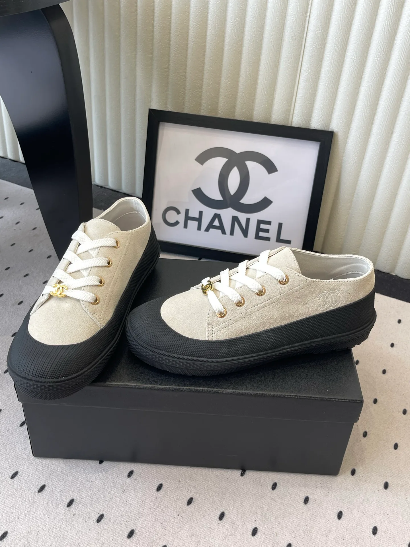 Кроссовки Женские Chanel 18069859