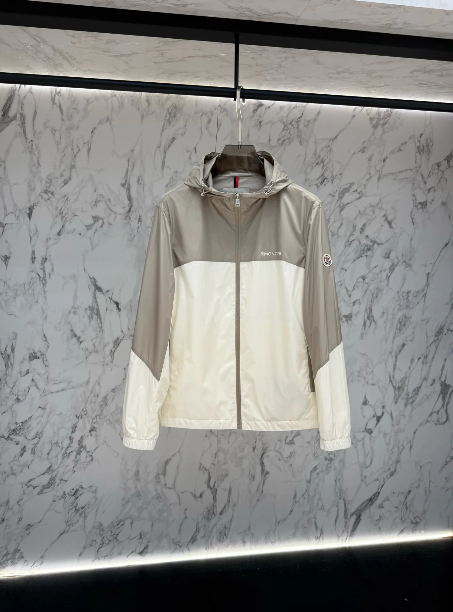 Куртки И Пуховики Мужские Moncler 11439484