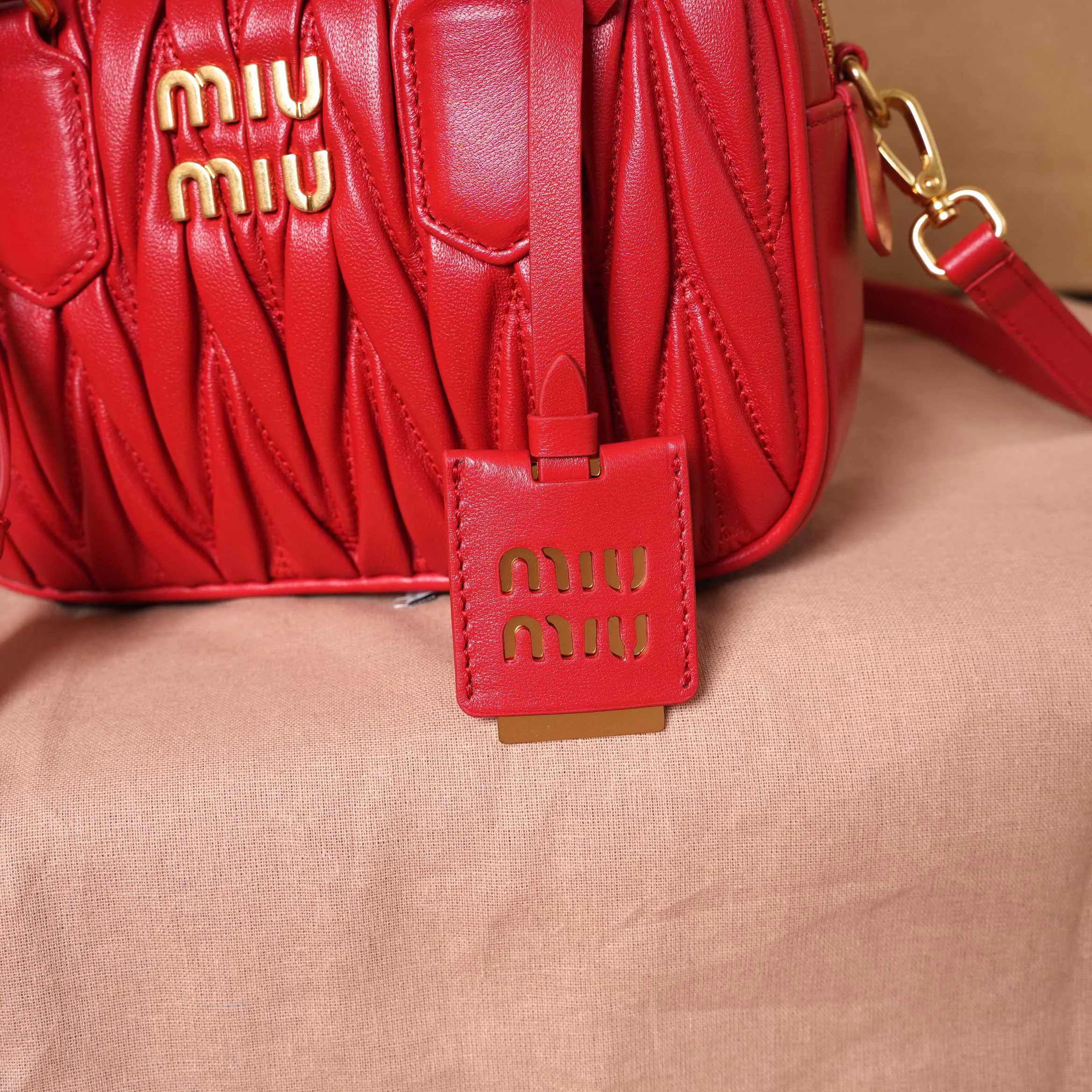 Классические Сумки Женские Miu Miu 11402740