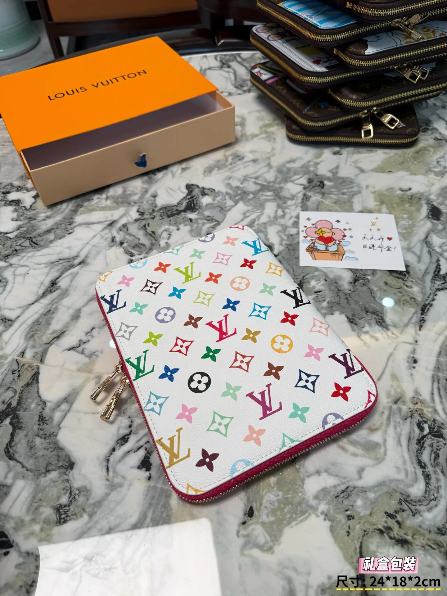 Клатчи Женские Louis Vuitton 18013758