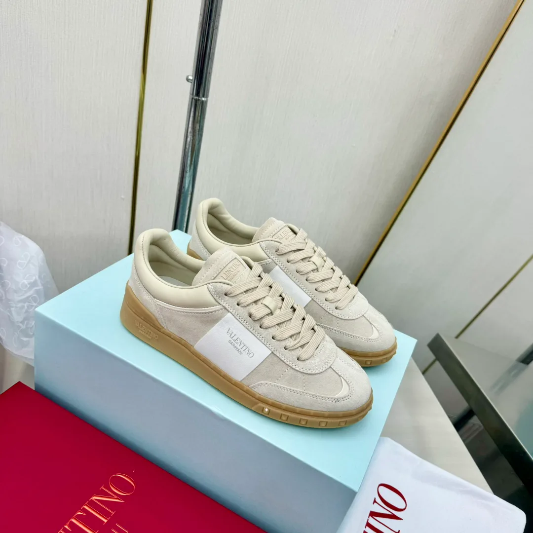 Кроссовки Женские Valentino 17955034
