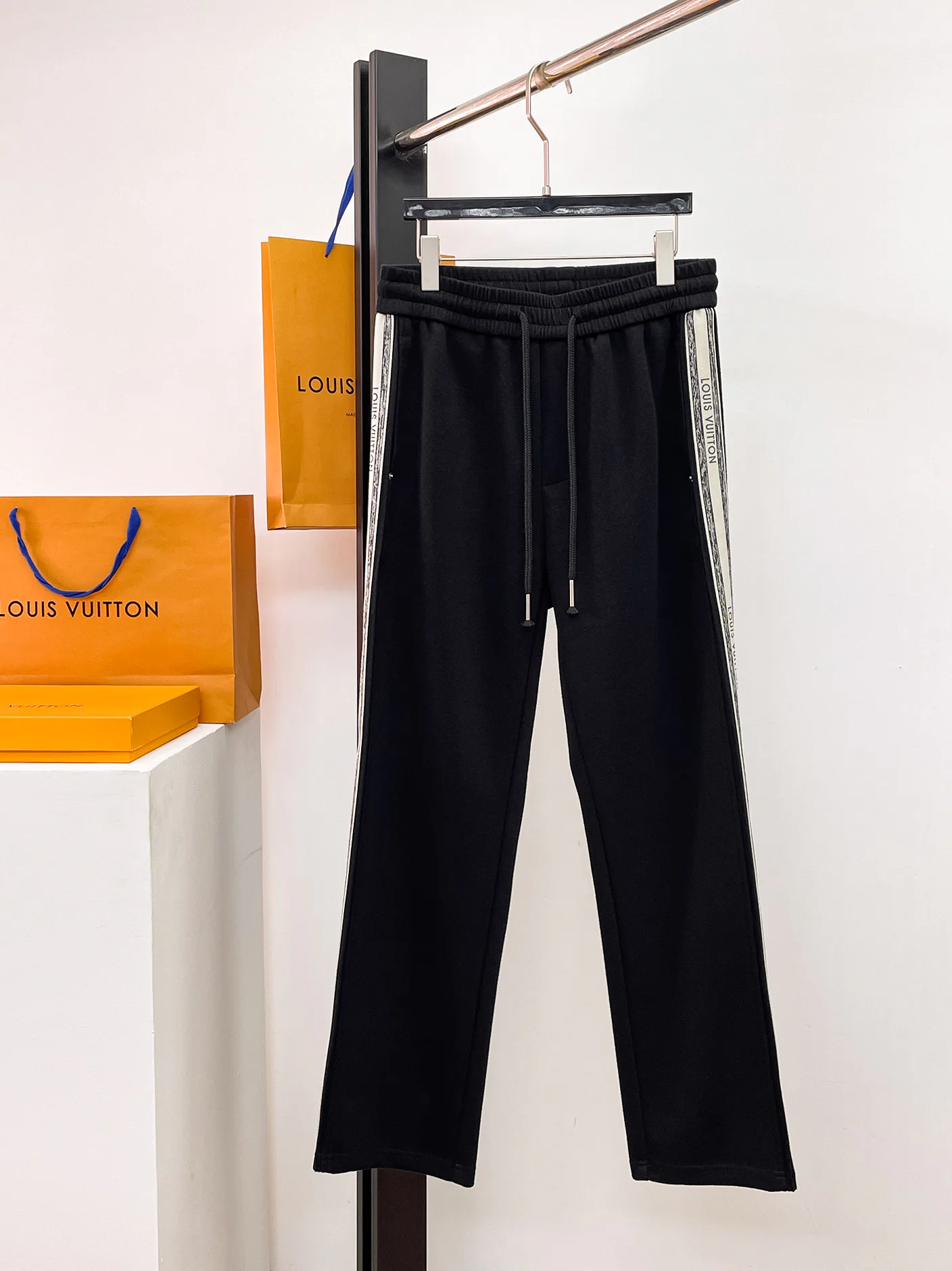 Брюки Женские Louis Vuitton 9526465