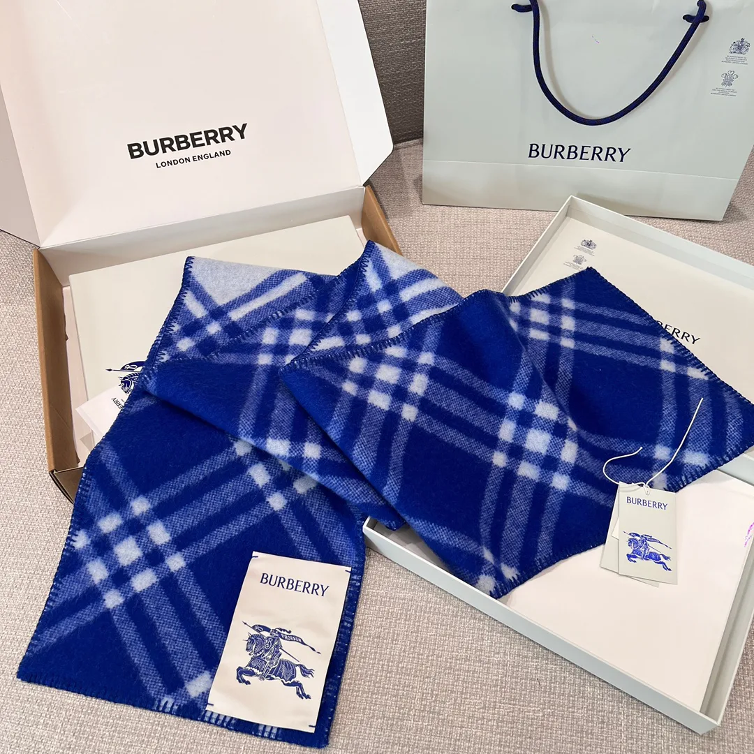 Шарфы Burberry 17945228