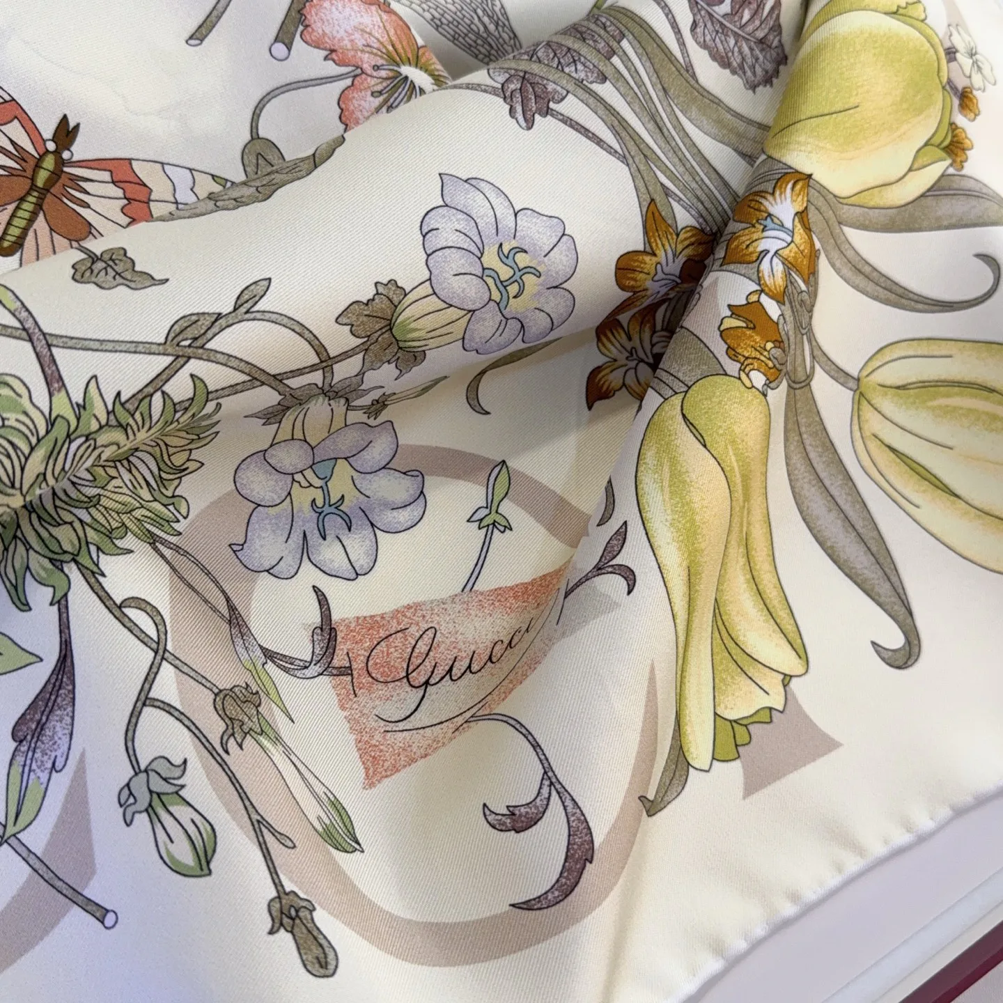 Шарфы Gucci 13325687