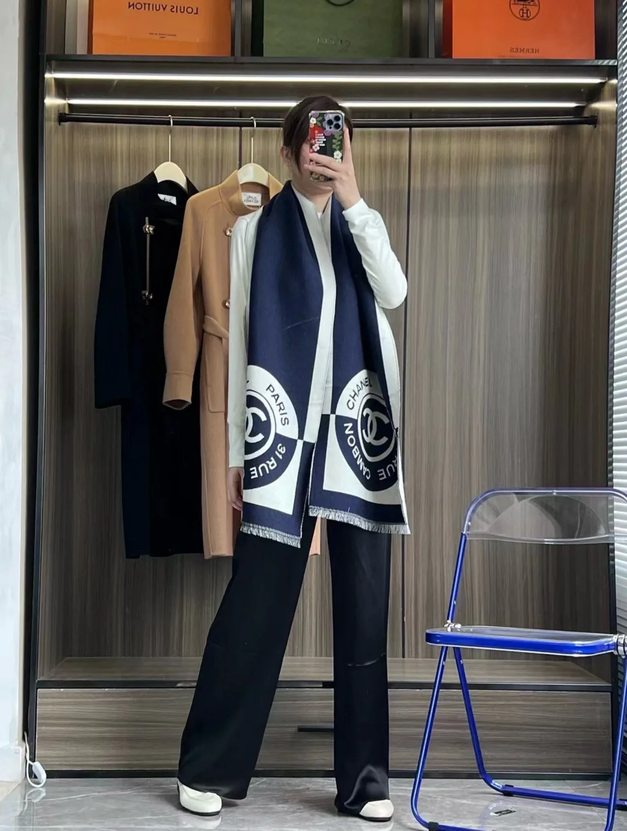 Шарфы Chanel 18627350