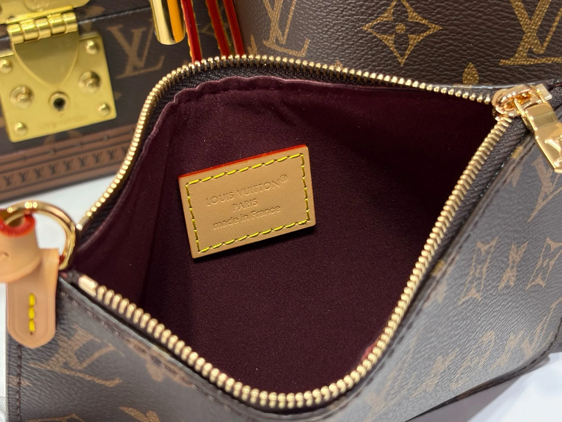 Классические Сумки Женские Louis Vuitton 17499366