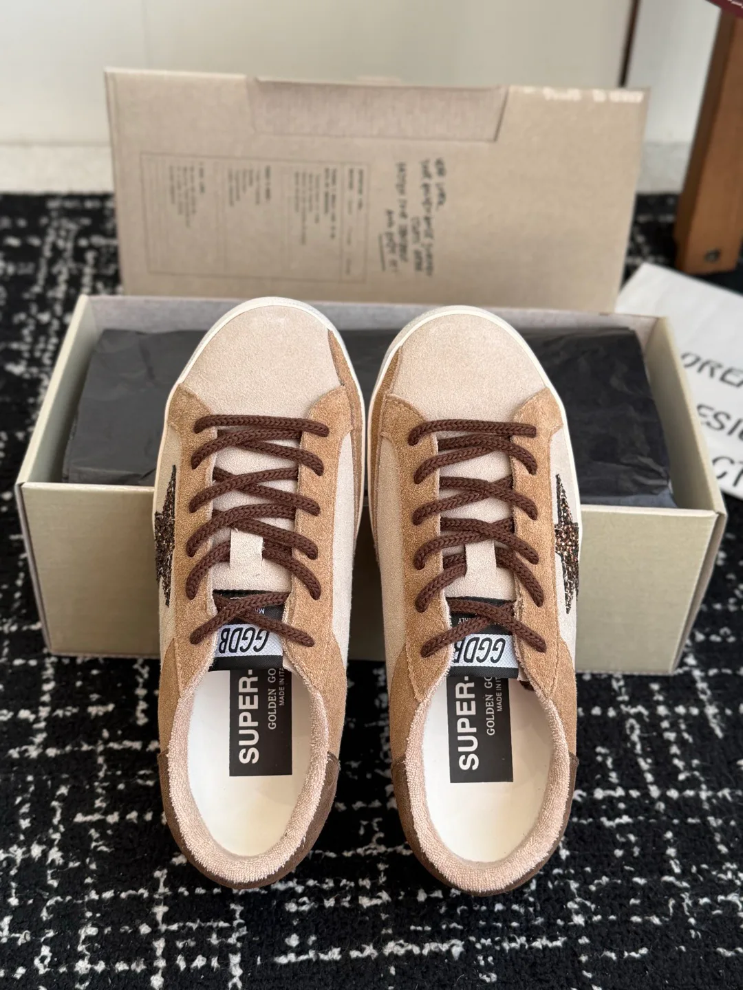 Кроссовки Женские Golden Goose 18138836