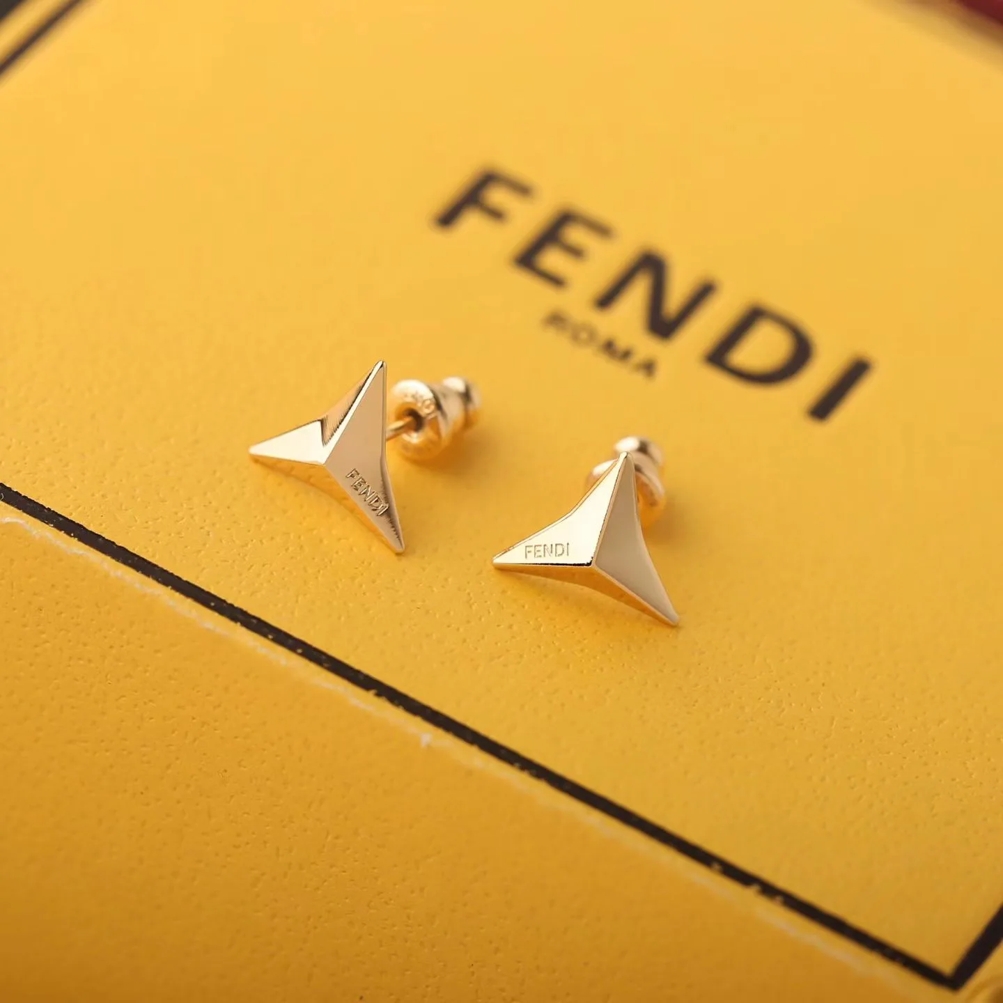 Бижутерия Fendi 18122694
